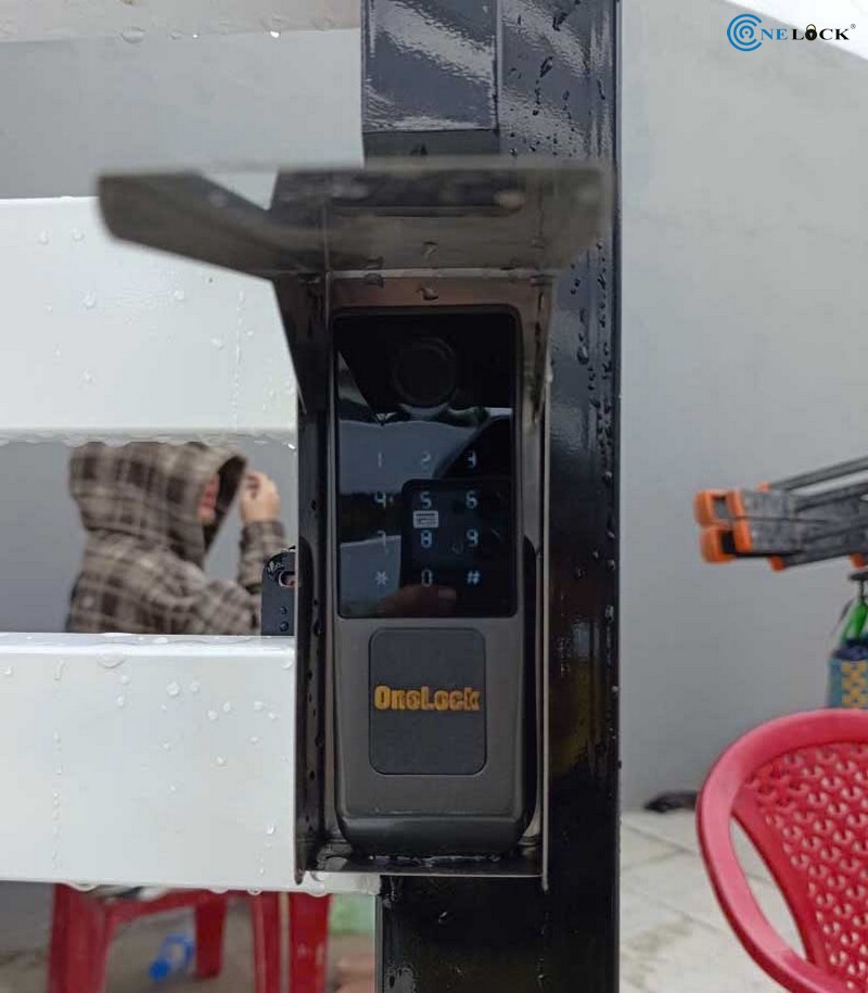 Khoa cua van tay Phu Quoc-Lap Cho cua sat