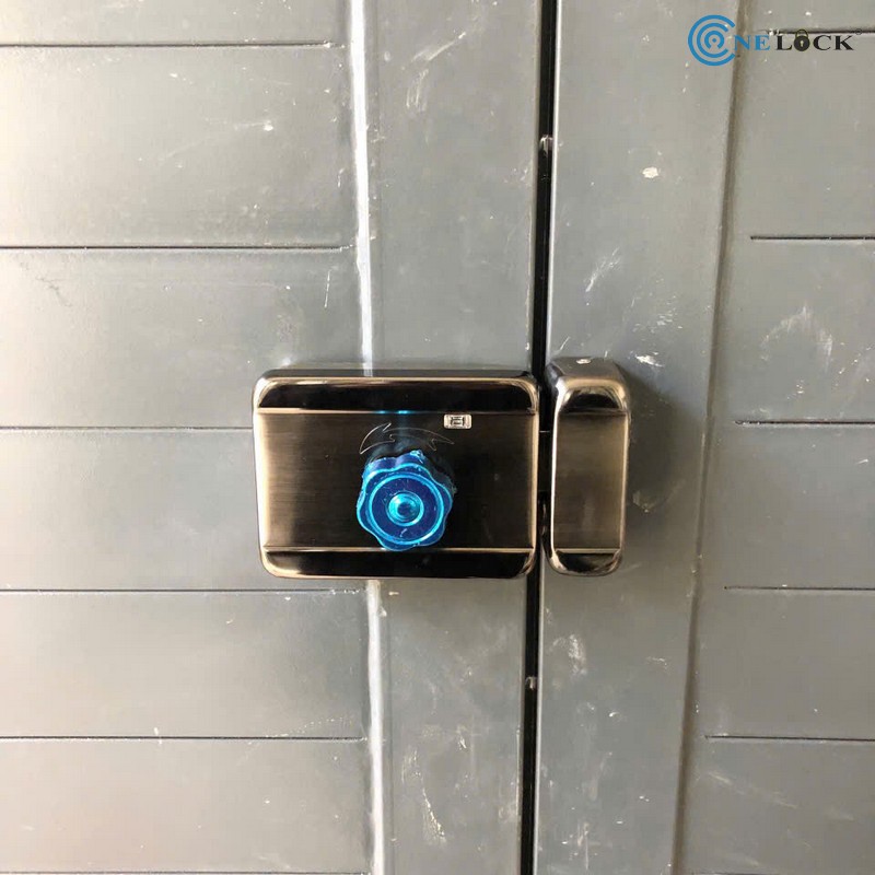 Khóa vân tay chống nước An Giang - Lắp cho cửa cổng